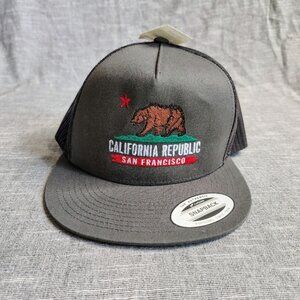 California Republic Hat Cap Snap Back Black Mesh Trucker‎ Embroidered Bear Logo